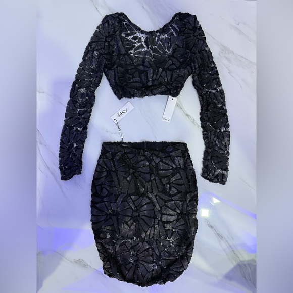 Sky Set - Picture 1 of 3